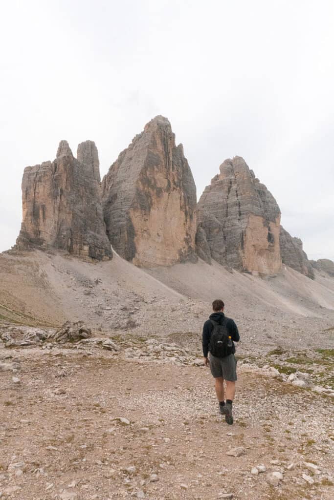 tre cime di lavaredo loop hike